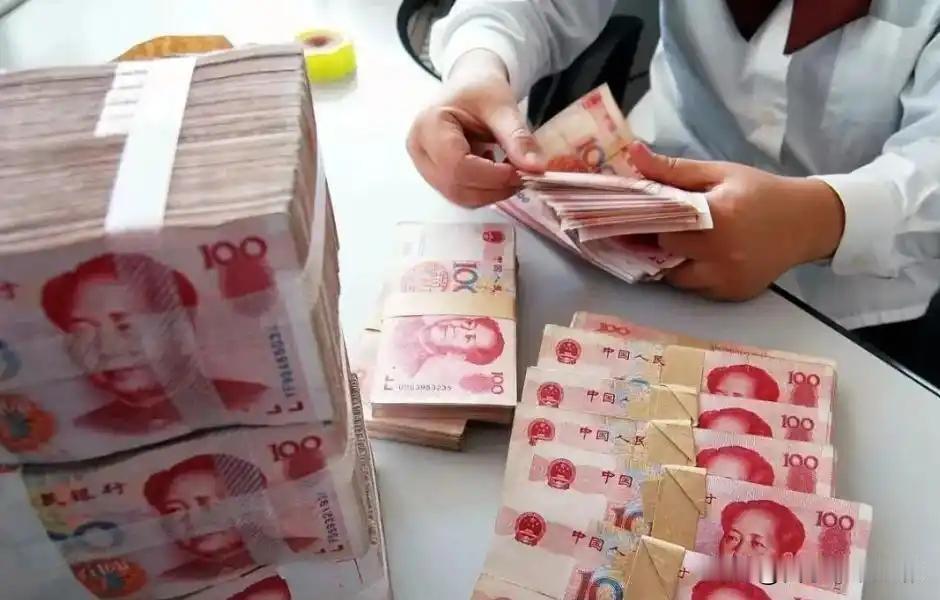 近期市场波动下，不少低风险R2级理财净值频频回撤，甚至出现本金亏损，让不少曾经的