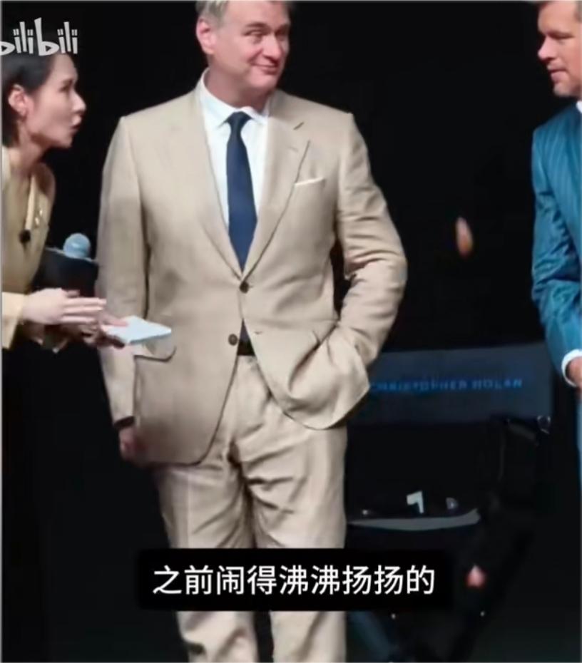 “陈璇蹲”指责民众就是与民意为敌

这两天主持人陈璇在诺兰《奥德赛》北京首映礼上