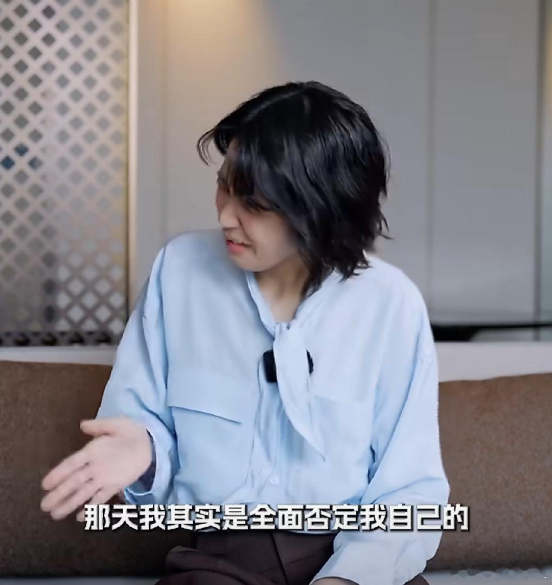 曾沛慈第一场戏拍了三十次曾沛慈第一次演戏拍了三十次接连不断的失误让她当场开始疯狂