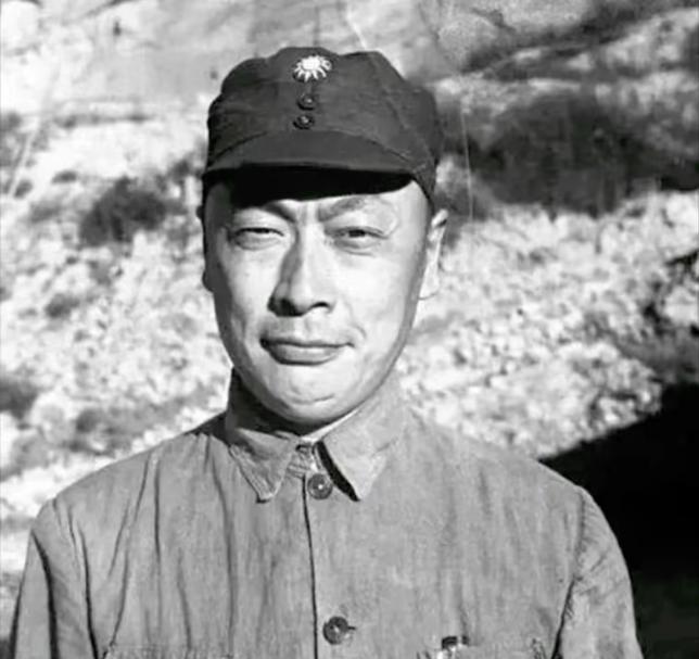 1937年，陈毅被叛徒诱骗下山，途中他觉得口渴，于是拐到一农户家里喝水，却因为农