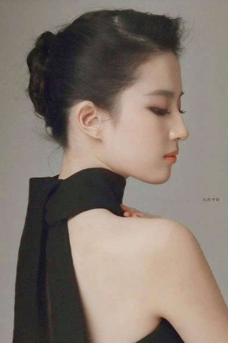 完美骨头的美女们[春游家族][春游家族]#周也恶女这才对味儿嘛##刘亦菲##章子