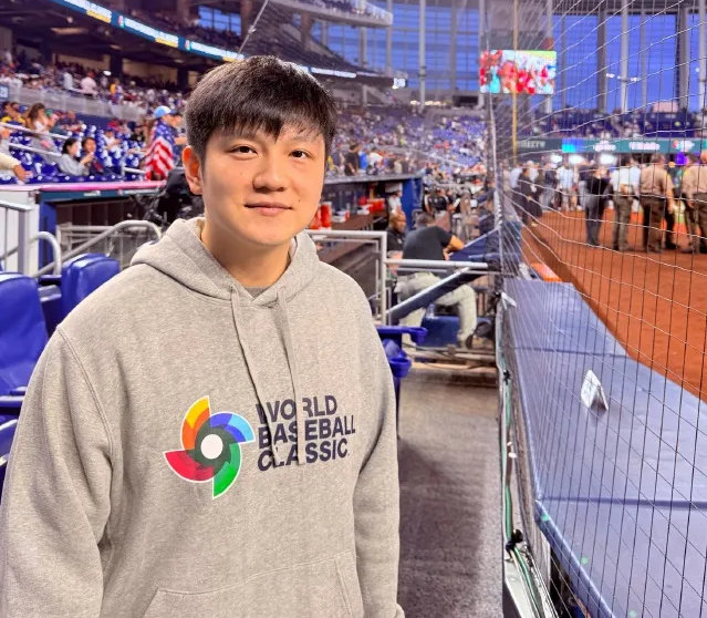 奥恰洛夫：我从圈内听说樊振东可能明年会再换一次俱乐部！3月16日，樊振东已官宣从