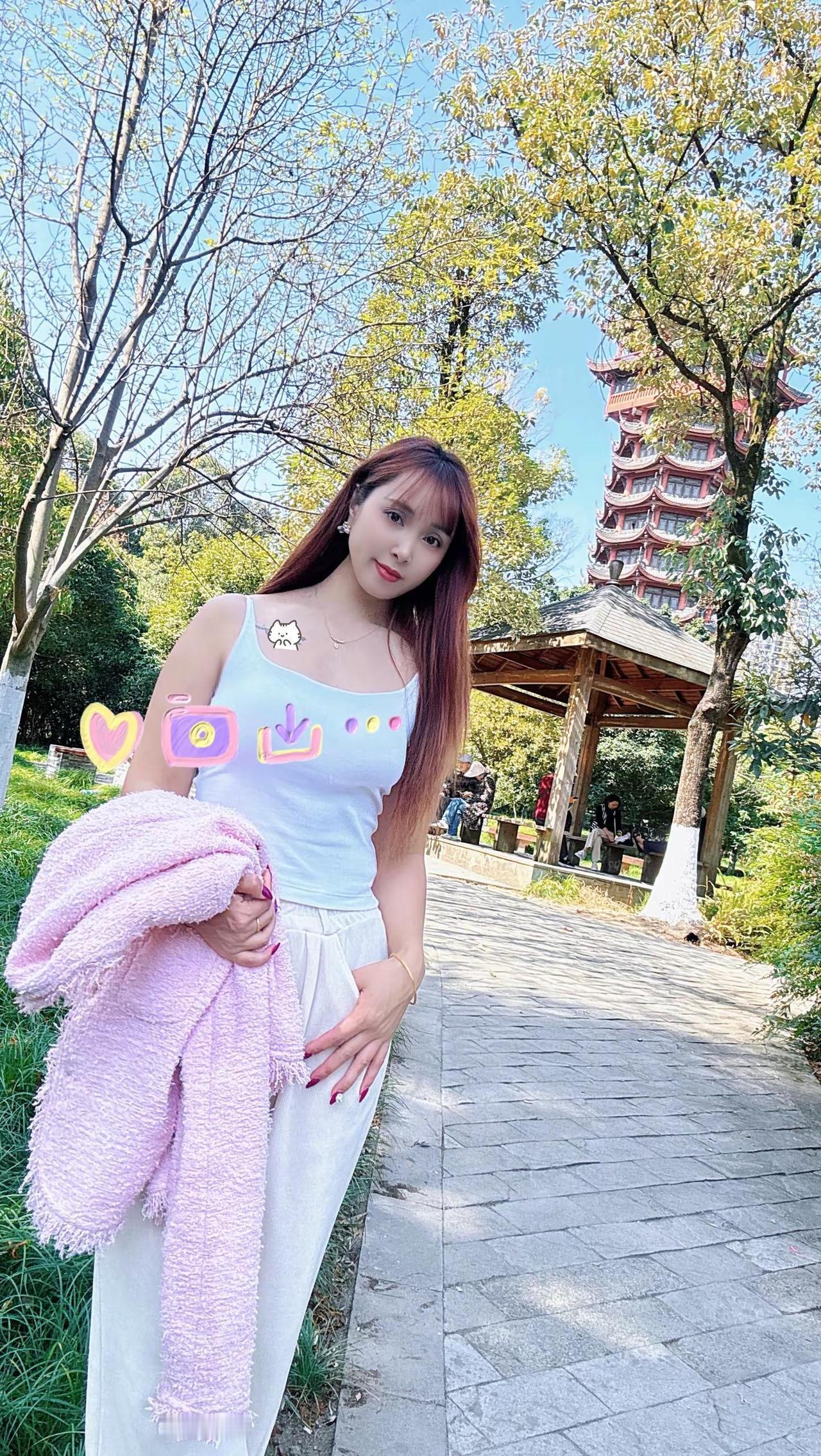 年就这样过完了，年年复年年，年年未改变，小孩子才盼着过年，成年人只想安安静静的过