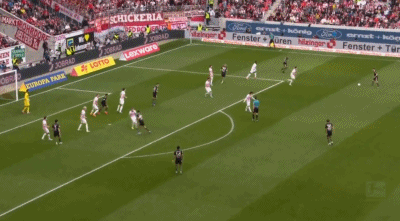 禁区外左右开弓“梅开二度”，比绍夫创造历史！拜仁本轮联赛3-2逆转弗赖堡，“梅开