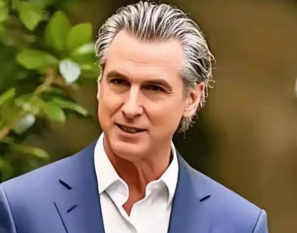 纽森一席话
电影《阿呆和阿瓜》又火了！

这是一部美国幽默喜剧片，描述了一对智商