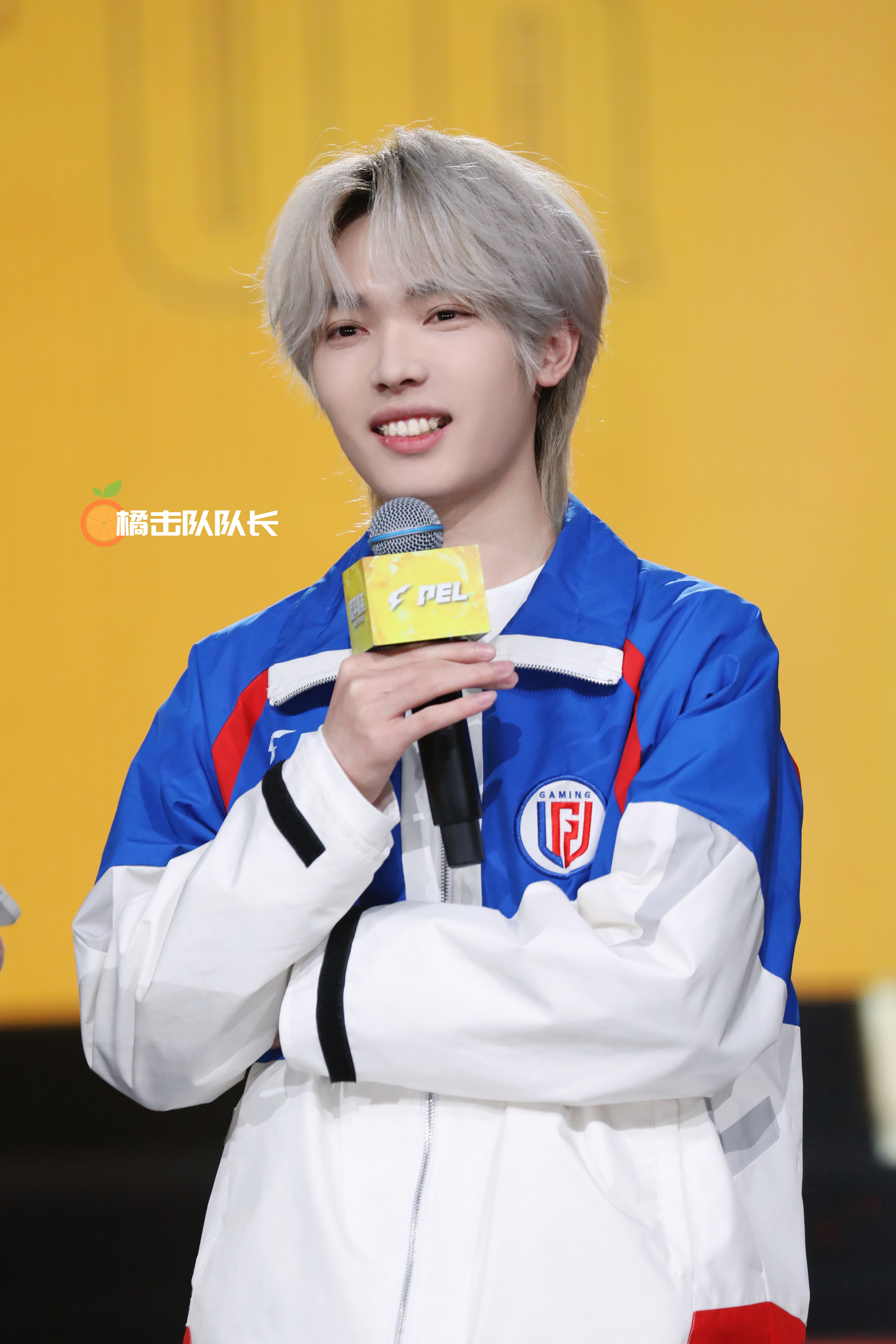 喜欢打游戏的猫  昨日赛后采访的猫猫今天继续加油！pel春季赛第四周周决赛pel