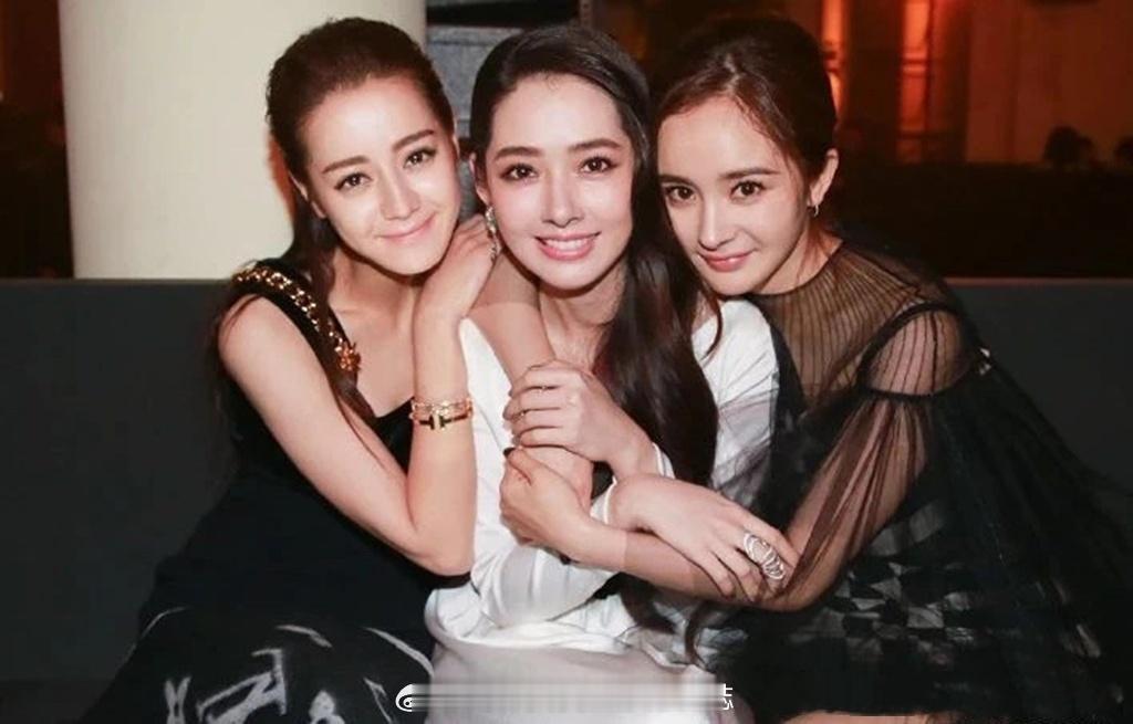 向太曝选郭碧婷当儿媳原因1.因为她是“女生喜欢的女生”，良家纯感，端庄温良，受豪