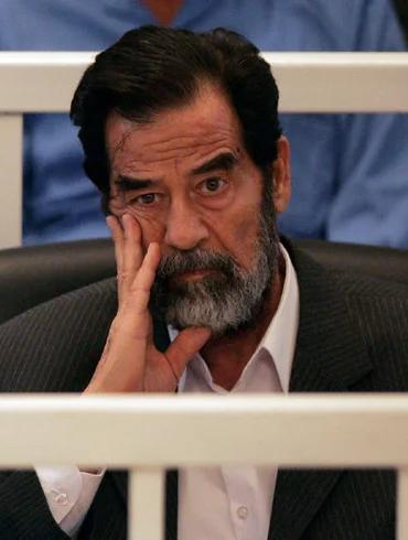 2003年12月13日，美军用了8个月零4天，抓捕了萨达姆。