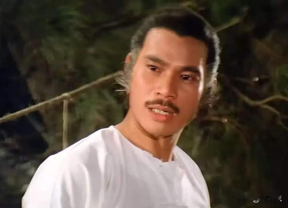 陈观泰的感情生活十分精彩，活了80岁，娶了4任老婆，而且都非常的漂亮。
 
据港