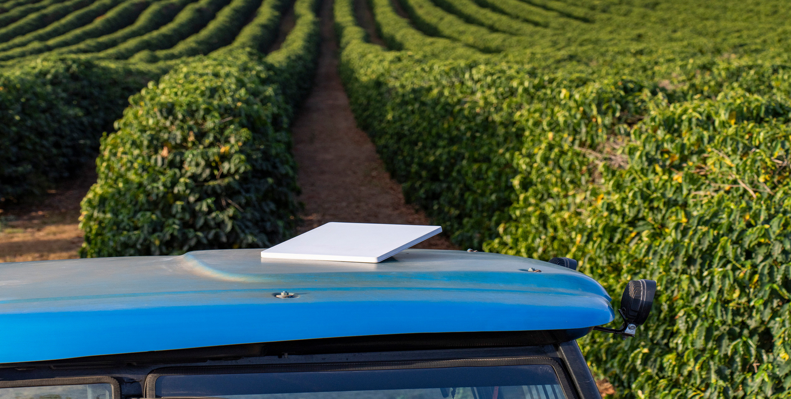 12月8日，SpaceX公布了星链在印度的费用标准。住宅用户，月费8600卢比，