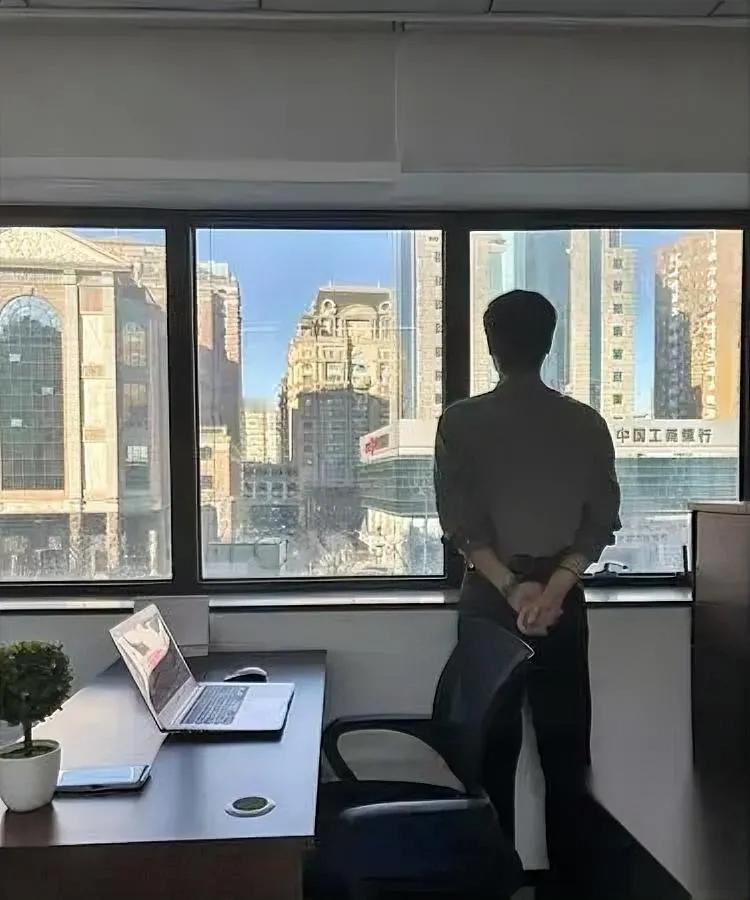 同事搭伙半年，散了！

就为五万块钱闹掰了

单位那对离异带娃搭伙的同事，女方家