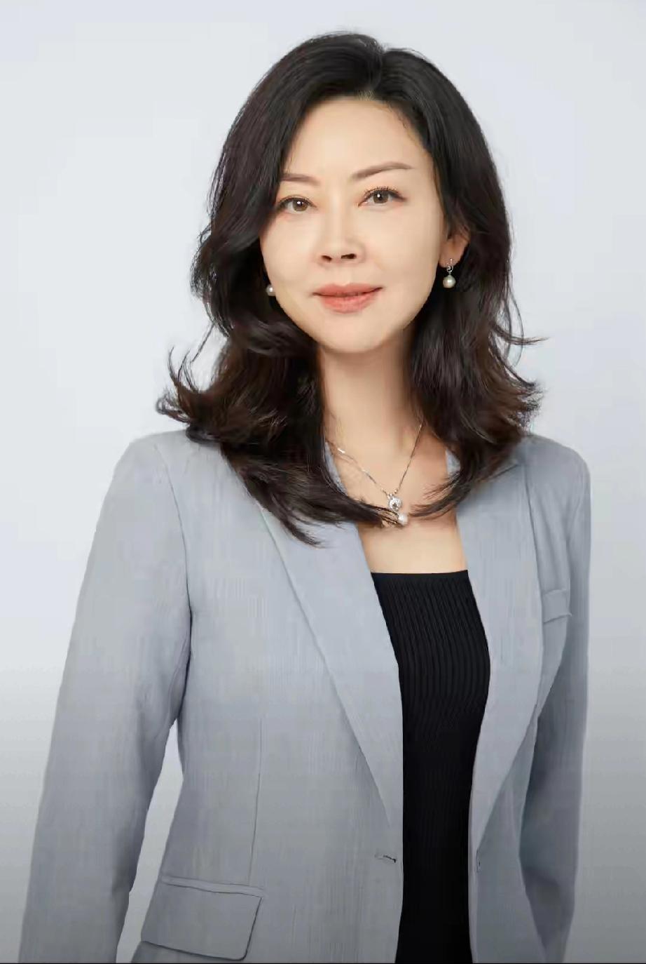 宝马中国官宣重大人事！25年公关老兵方媛升任副总裁，本土化再落子
 
5月21日