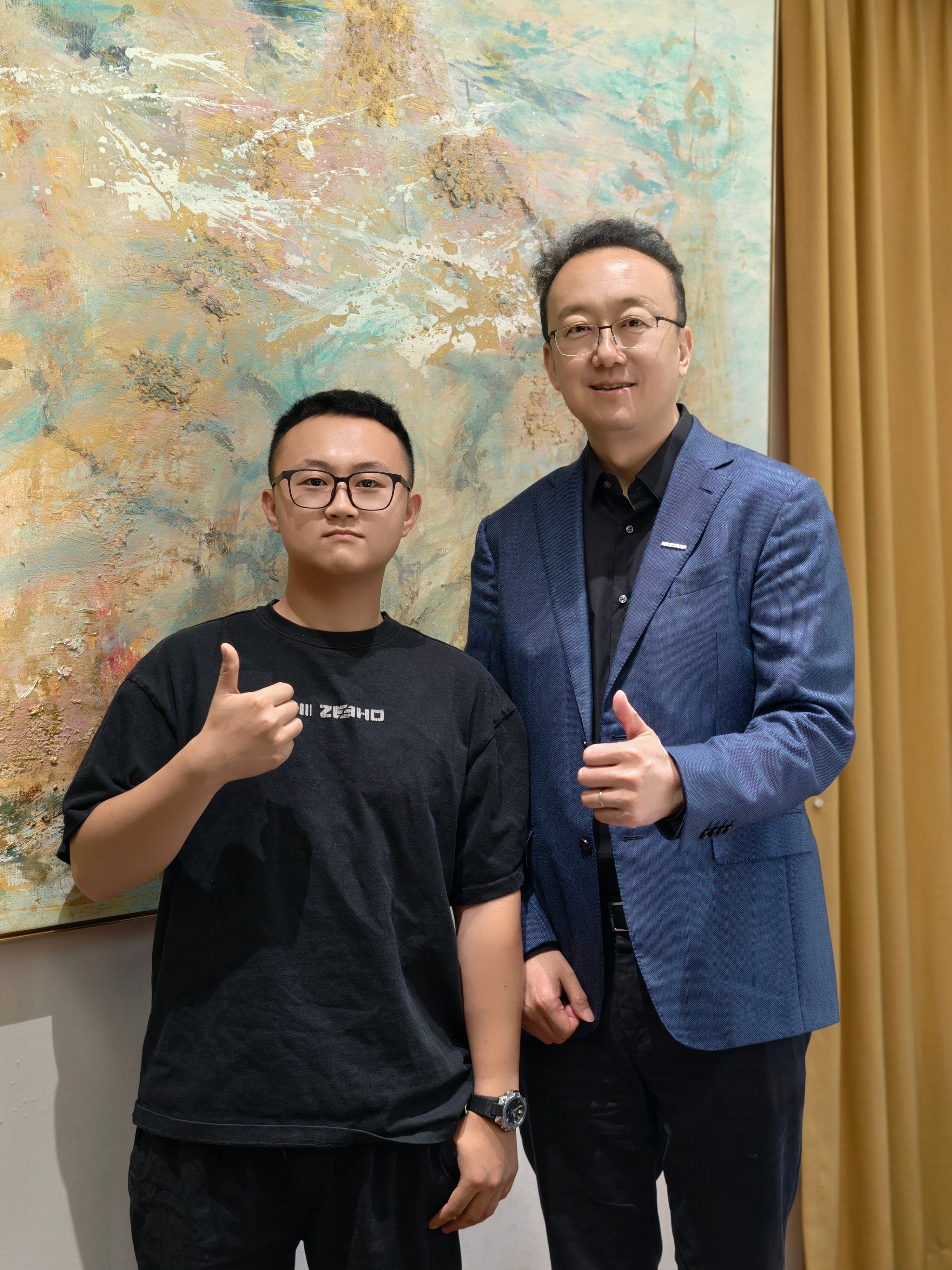 线下和穆哥合影[哈哈]领克的理念和口碑确实很棒特别是底盘技术和驾控调校这也是年轻