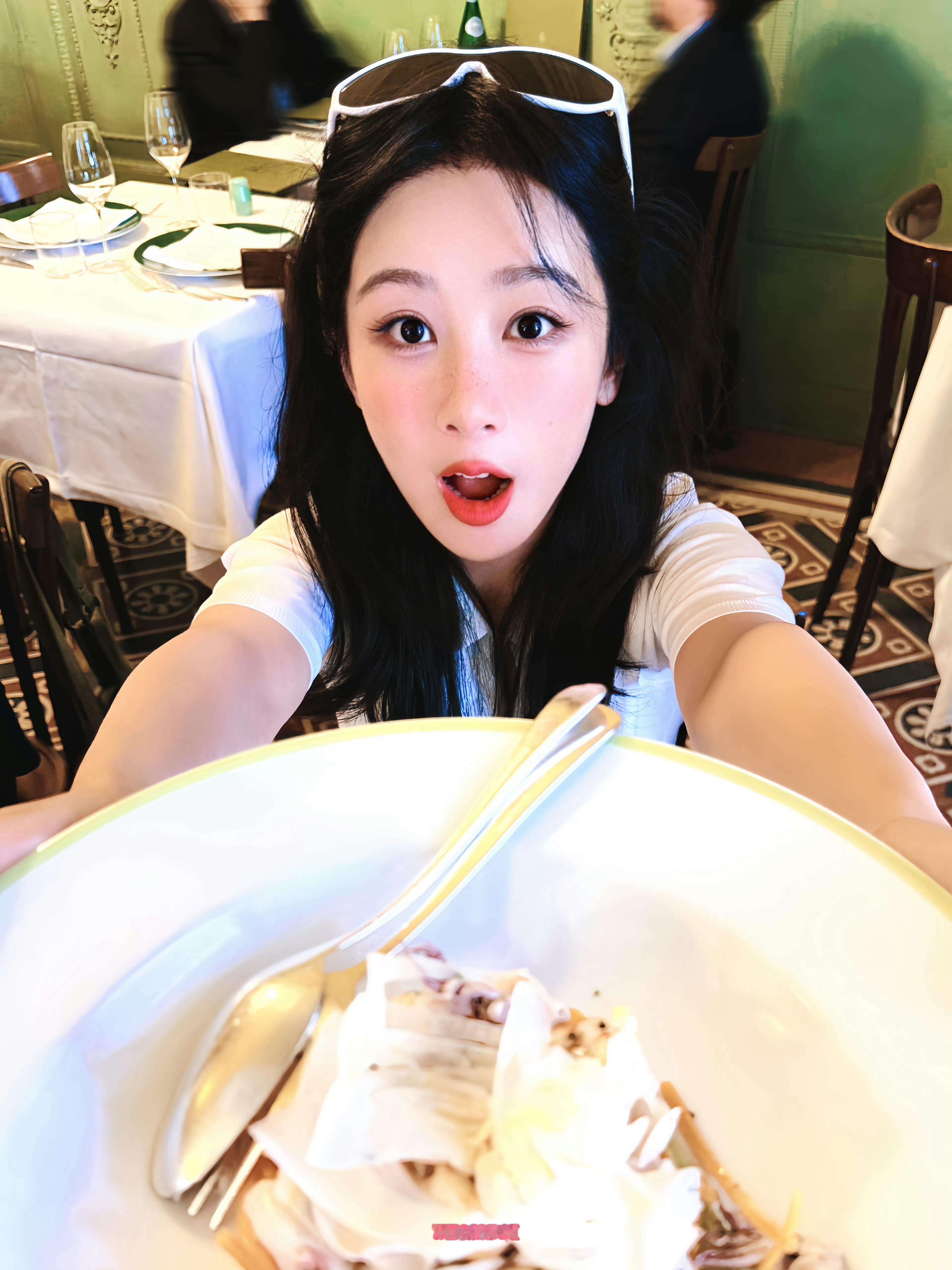 可以帮我拍一个长镜头吗，时长一辈子，不需要蒙太奇。微风轻拂，阳光微暖，山河如梦，