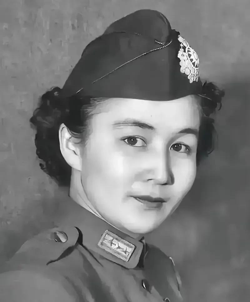 胡兰畦，民国时期少有的国民党女少将，也是近代妇女解放运动的先驱。1947年，国民