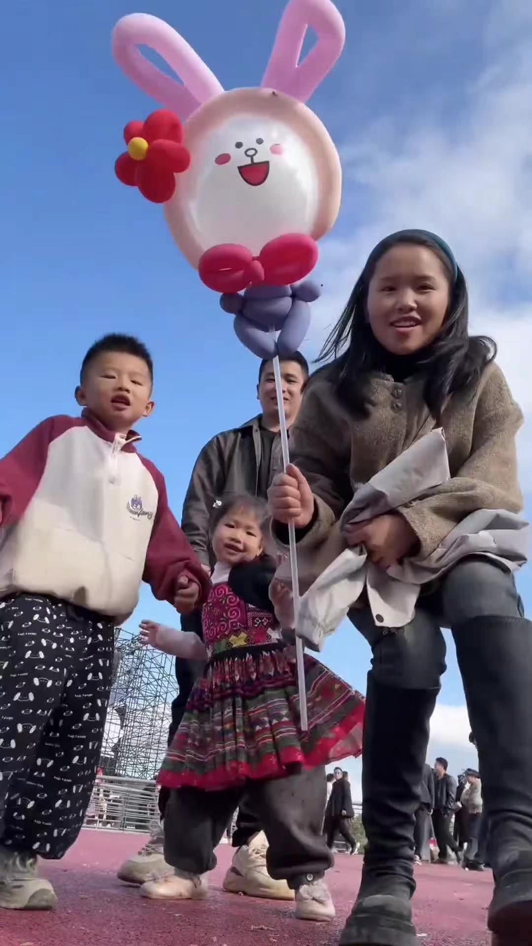 幸福具像化了有金 有金记录真实生活 有金夫妇 有金紧身裤 有金太幸福了