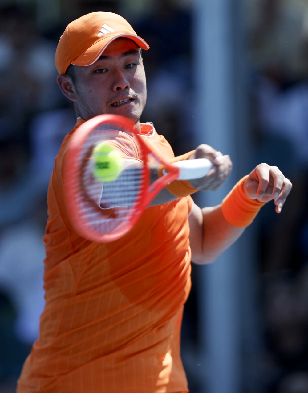 吴易昺2比3斯皮齐里 2026澳网男单第2轮，吴易昺激战五盘，大比分2-3惜败斯