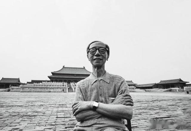 1962年，毛主席问溥仪玉玺何在，溥仪竟回答丢了。
玉玺是封建皇帝的专属物品，溥