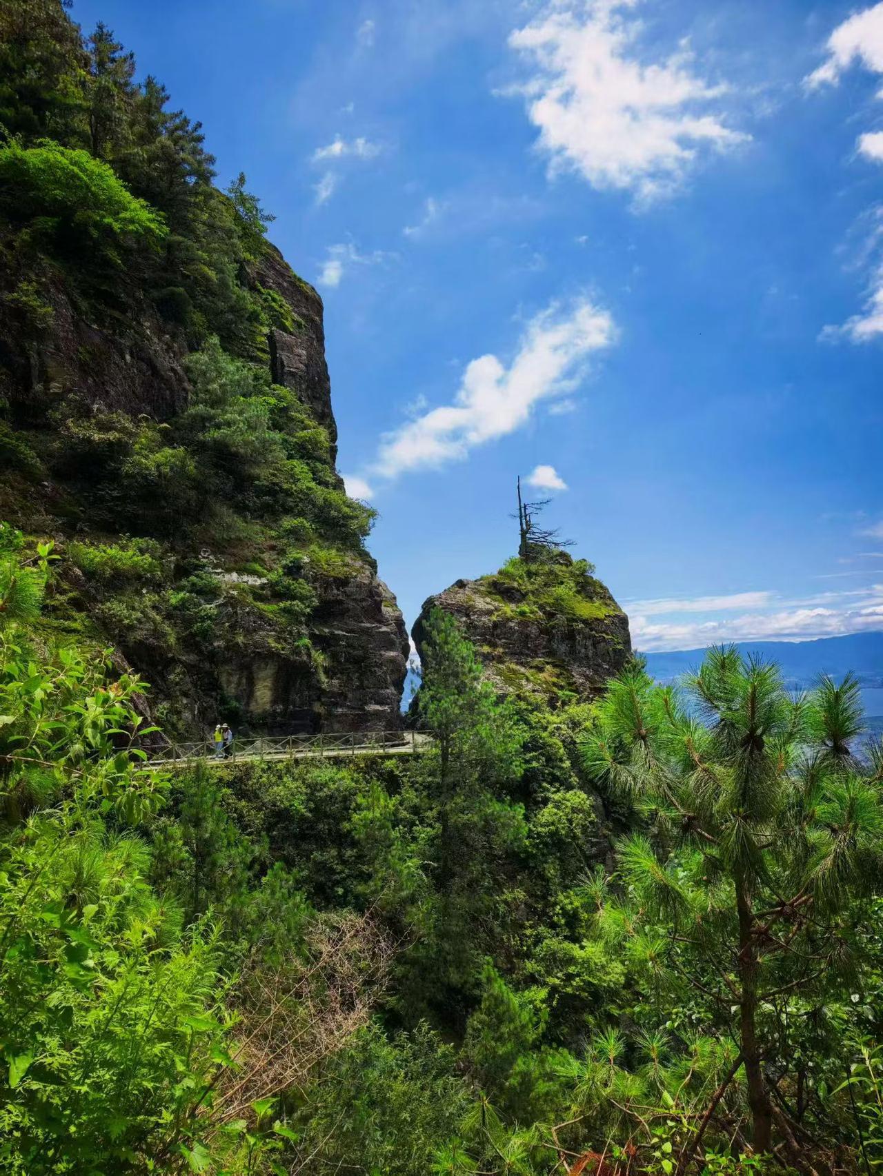 苍山玉带路