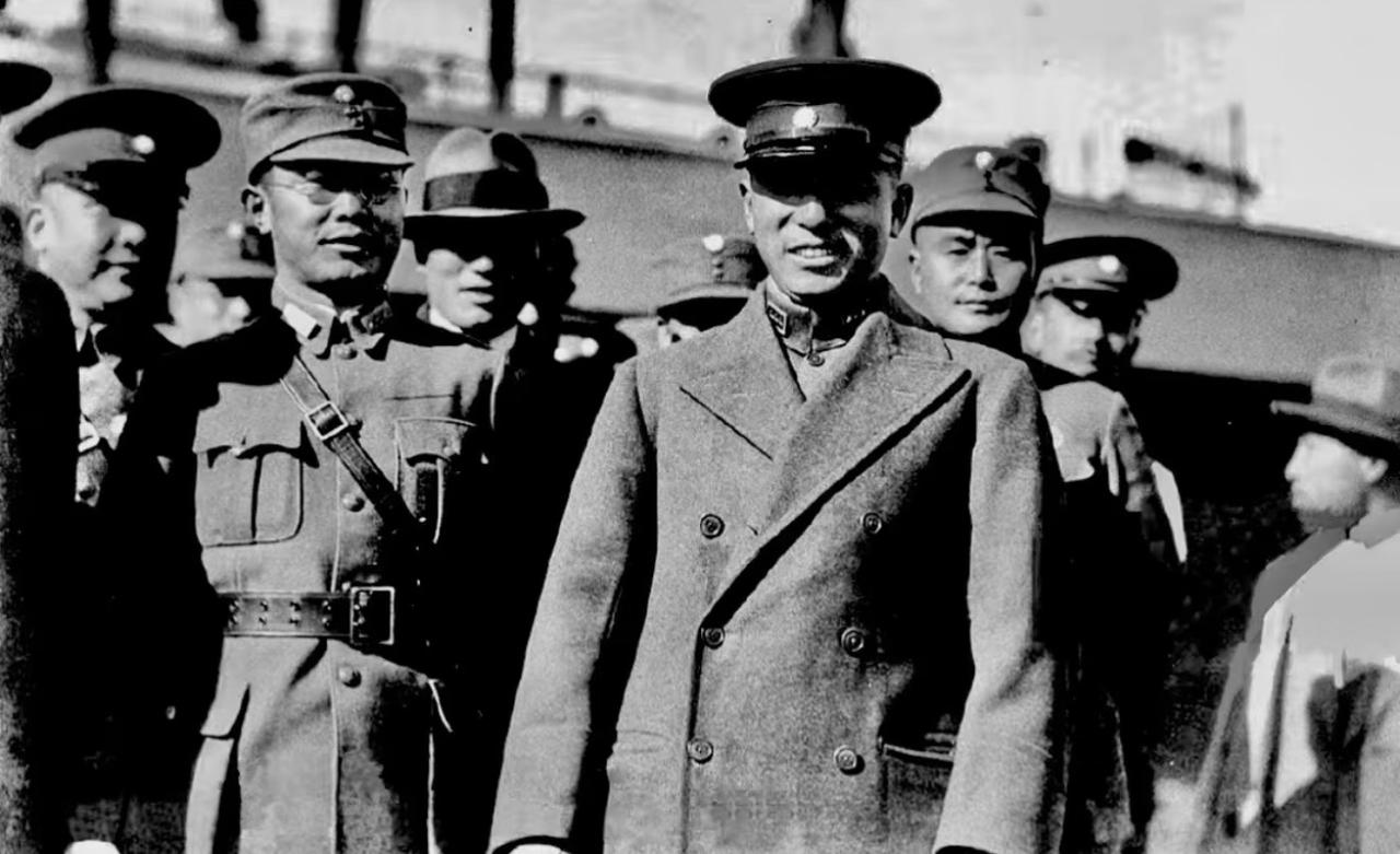 没想到代表中国接受日本投降的最高中方将领，晚年在台湾连个正经实职都捞不到！这张拍