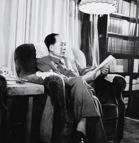 81年李敏收到一个信封，里面有八千元钱，大哭：这是爸爸给留我的
李敏是毛主席和贺