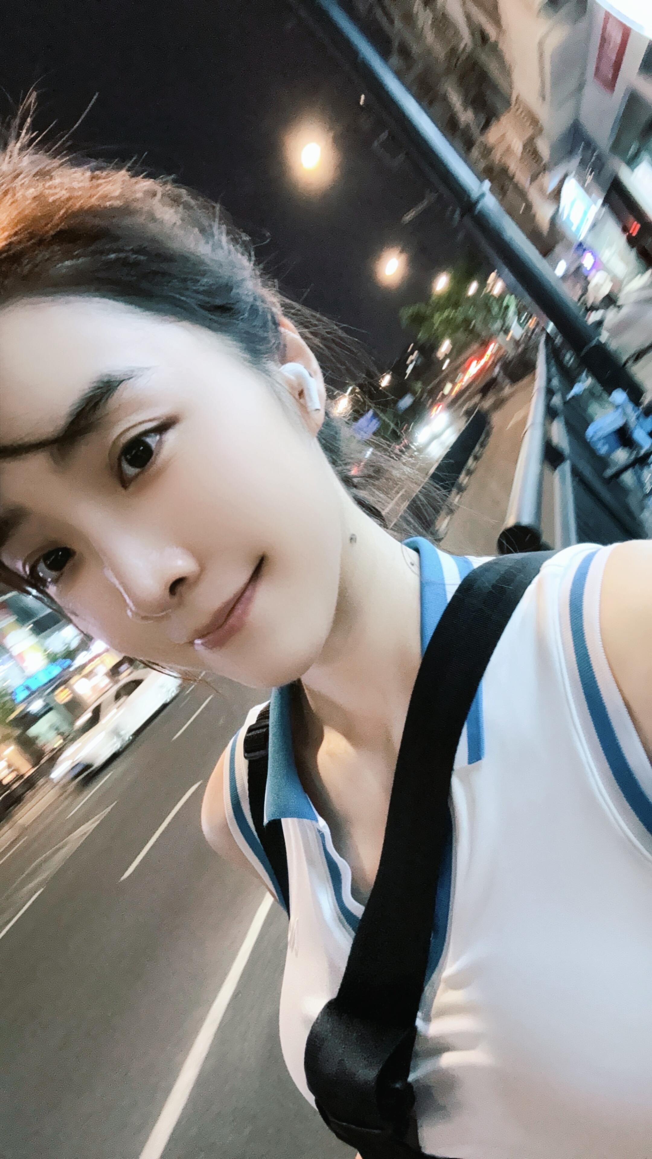 余霜 🎾 网球穿搭，运动风少女 ​​​
