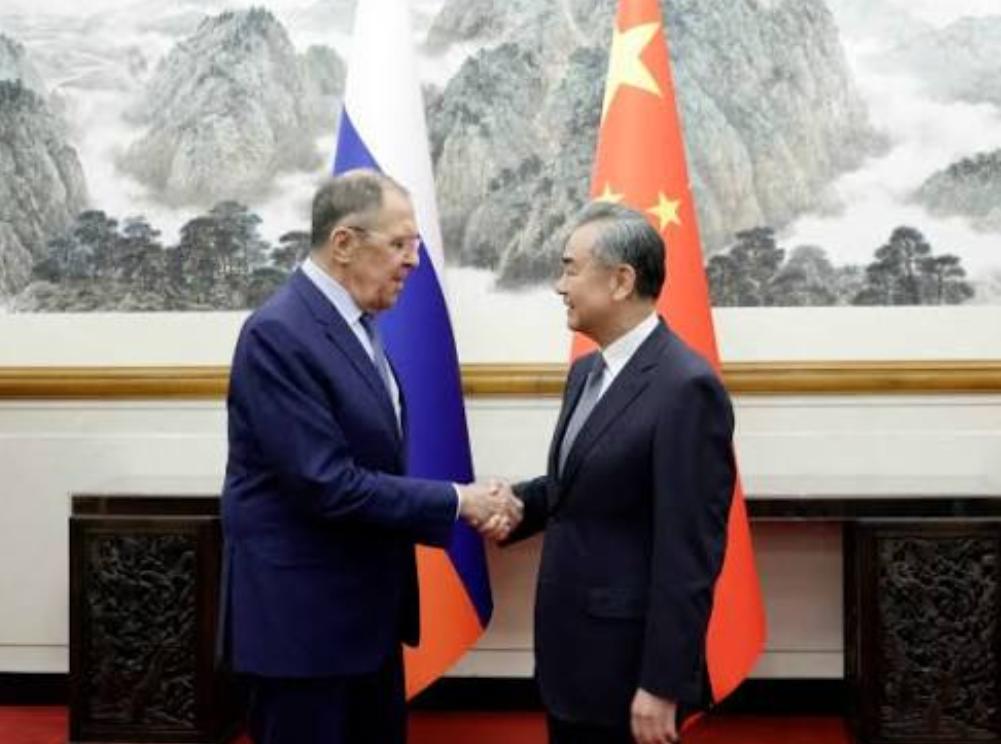 拉夫罗夫把一份重要调查报告，郑重交给了王毅，想请中方还俄罗斯一个清白！
10月1