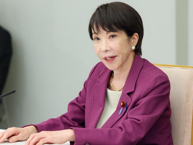 一个日本华人曾经一针见血指出：现在中国若再战日本，撑不了14年，不是中国能撑多久