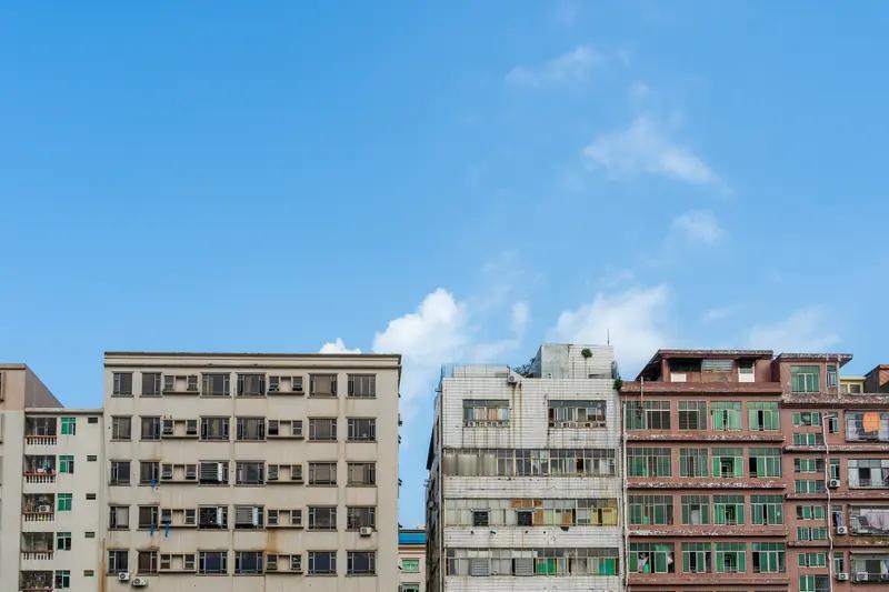 租房遇到杀熟暴击！老租客要涨500，新租客直接降100，房东这操作太恶心！
 