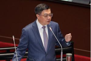 就在刚刚，台民进党当局正式宣布！3月2日，针对美以联手空袭伊朗，中东战火升温，台