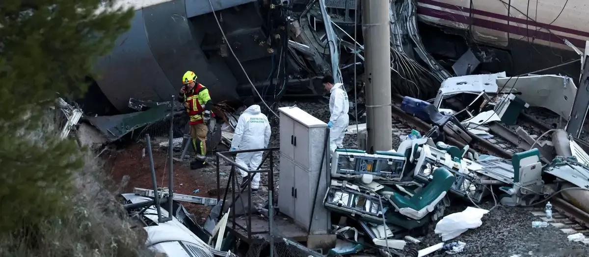 “工匠精神”塌方，西方媒体集体闭嘴。

西班牙icon南部高铁相撞，死了四十个人