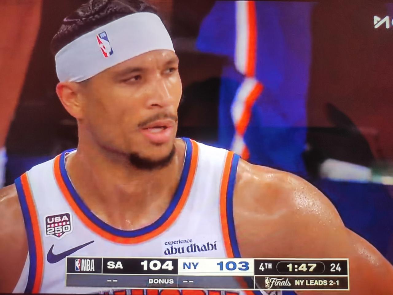哈特差点砸了尼克斯的锅

        NBA总决赛第四场，尼克斯主场107-