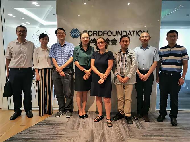 福特基金会和美国国家民主基金会一样，有一部分工作是搞“和平演变”工作的，是搞“颜