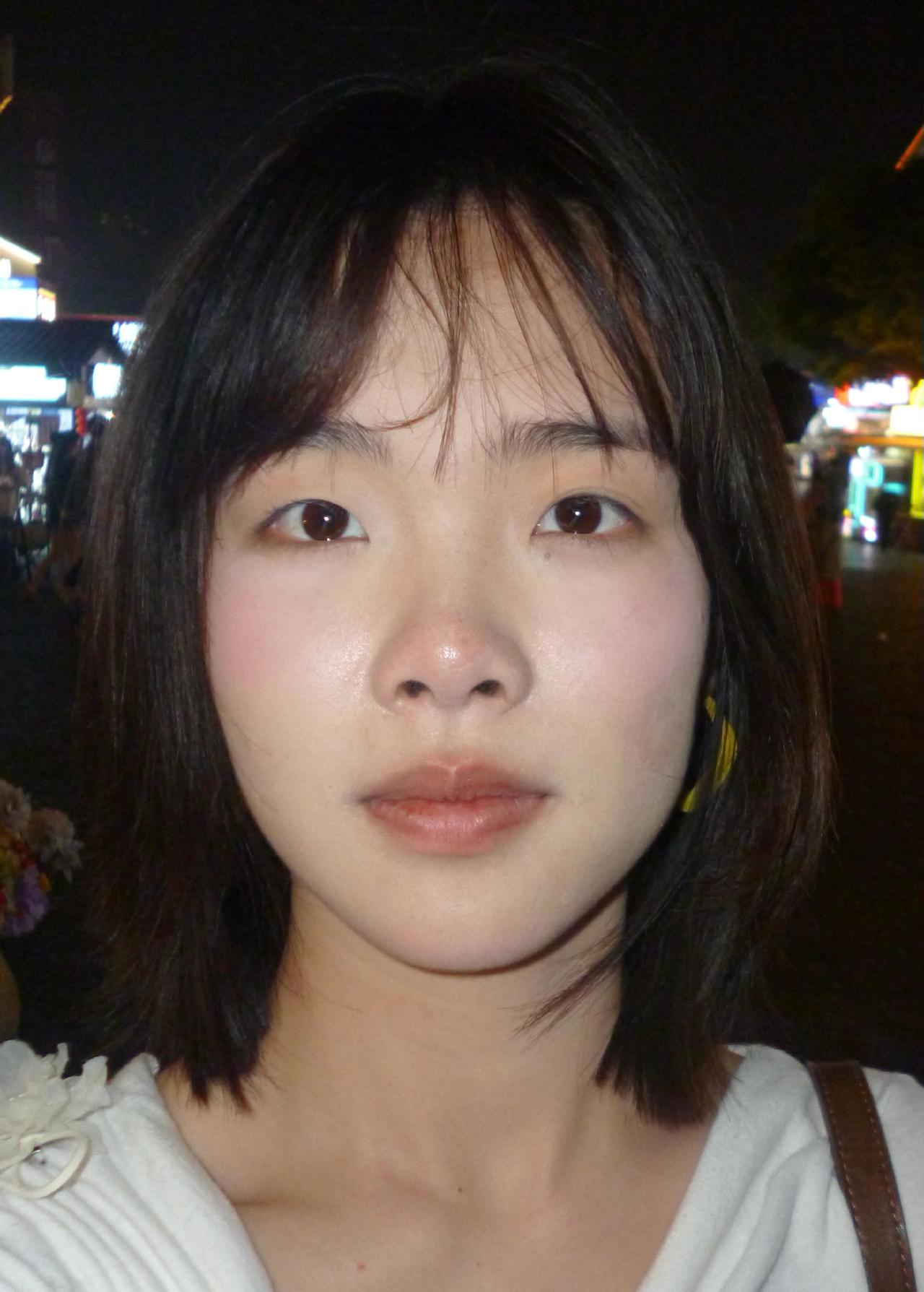 夜间甜美自拍 晚风与短发 短发夜景随拍 甜妹的烦恼是还不够甜 晚风吹过脸夹