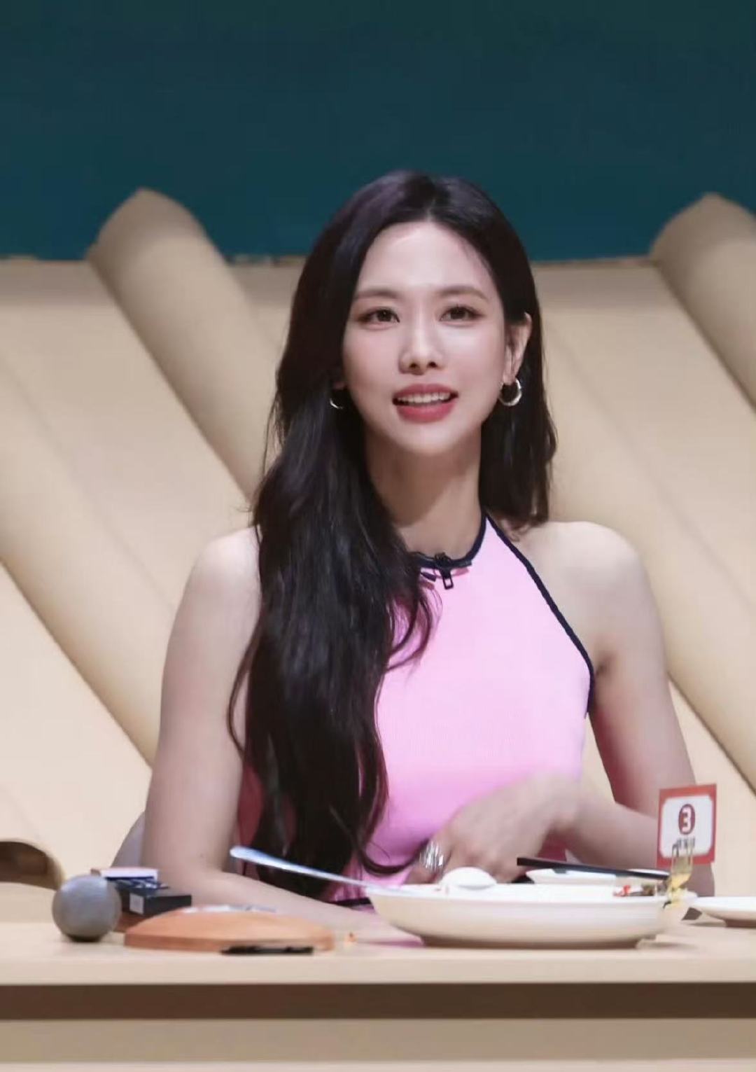 王霏霏说家乡味道是妈妈做的海南粉家乡美食大赛 她说自己走哪都惦记妈妈做的海南粉，