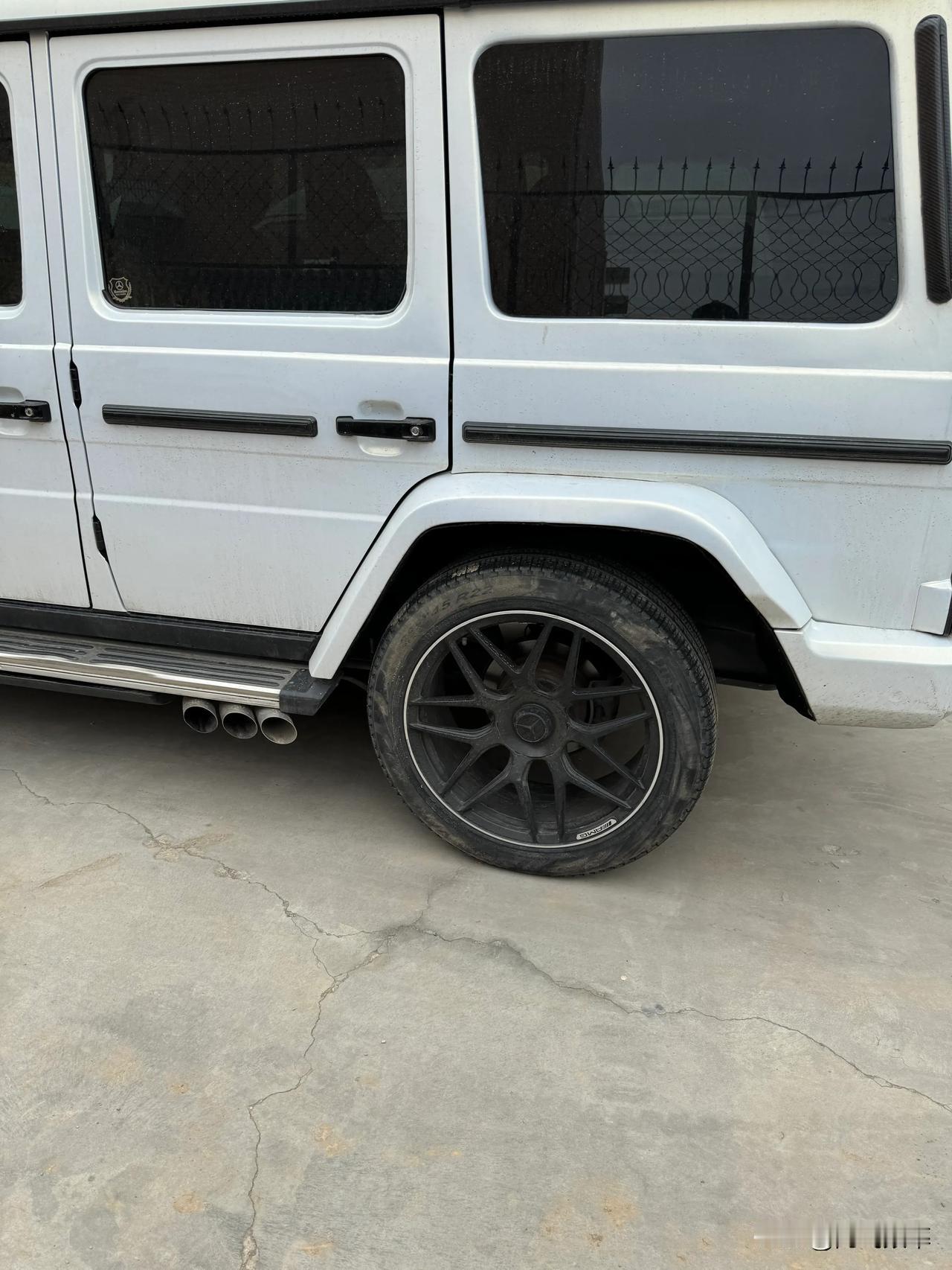 这个奔驰大G是北汽改的么？看着不太对劲啊！#奔驰很牛吗？# #假如大g买不起# 