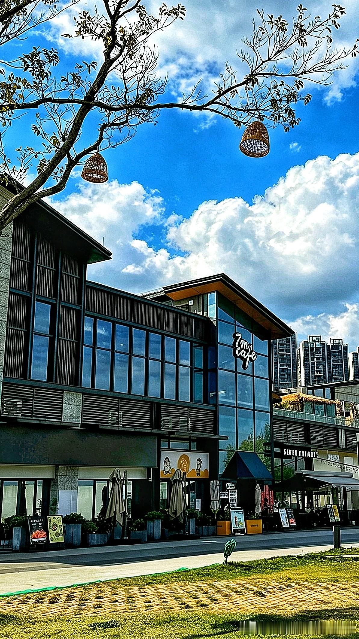 江门咖啡店｜港口路×7M CAFE(粤海城店)
（盗用必究）
江门市区七家分店之