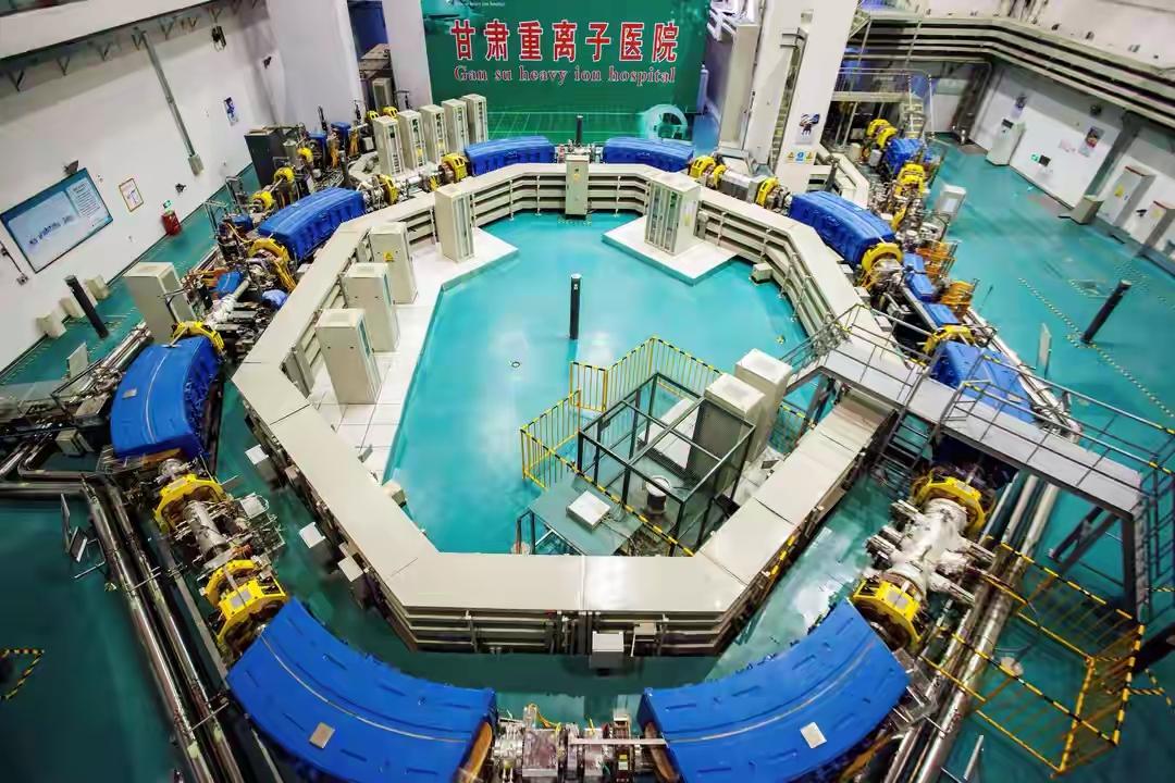 美国封锁高能设备想困死中国基础科学？中国粒子大炮正式入列翻盘！
 
过去多年，美