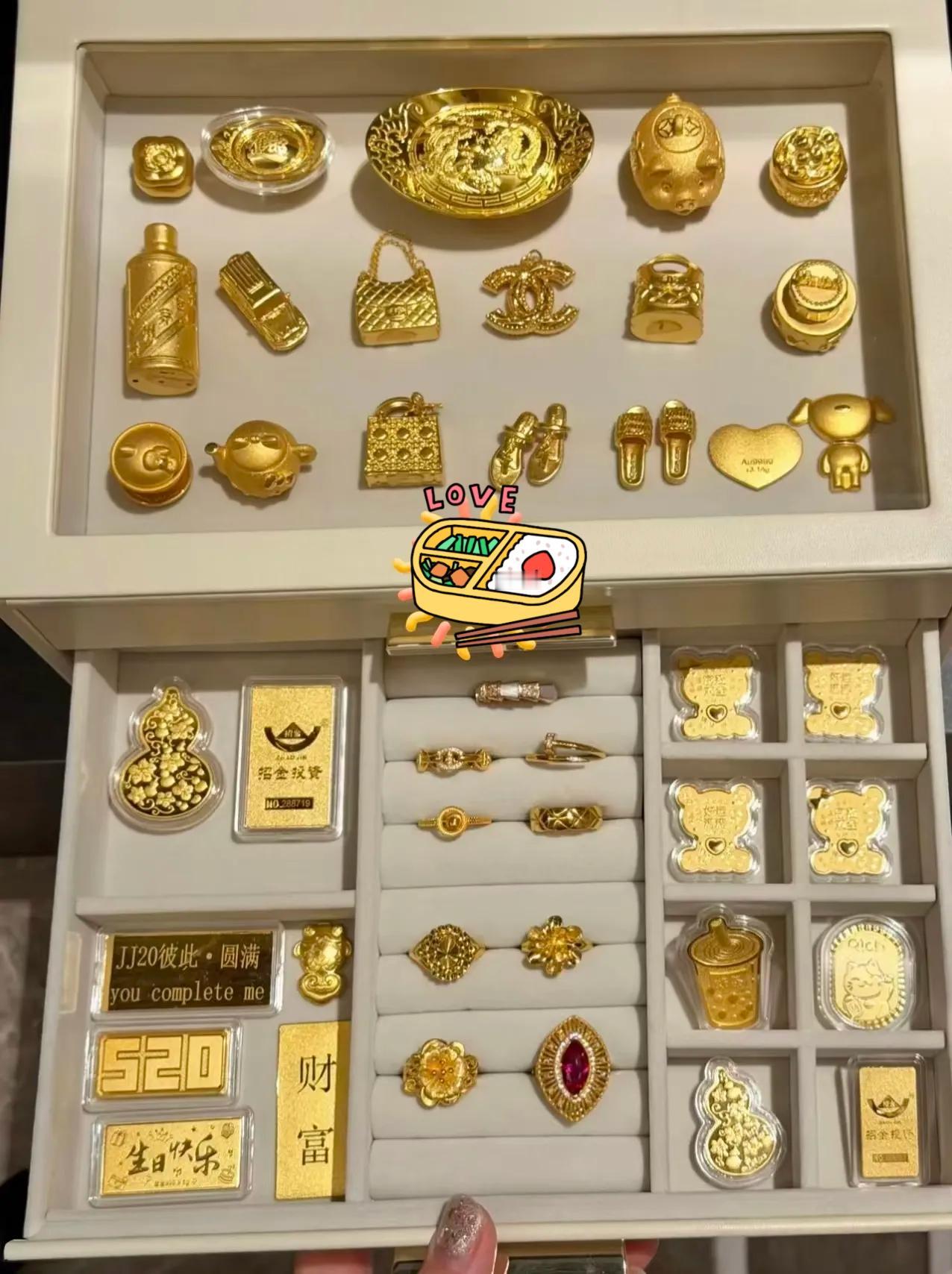 我舅舅做了20年黄金回收生意，他跟我说了几句掏心窝子的话：
如果你手上有超过40