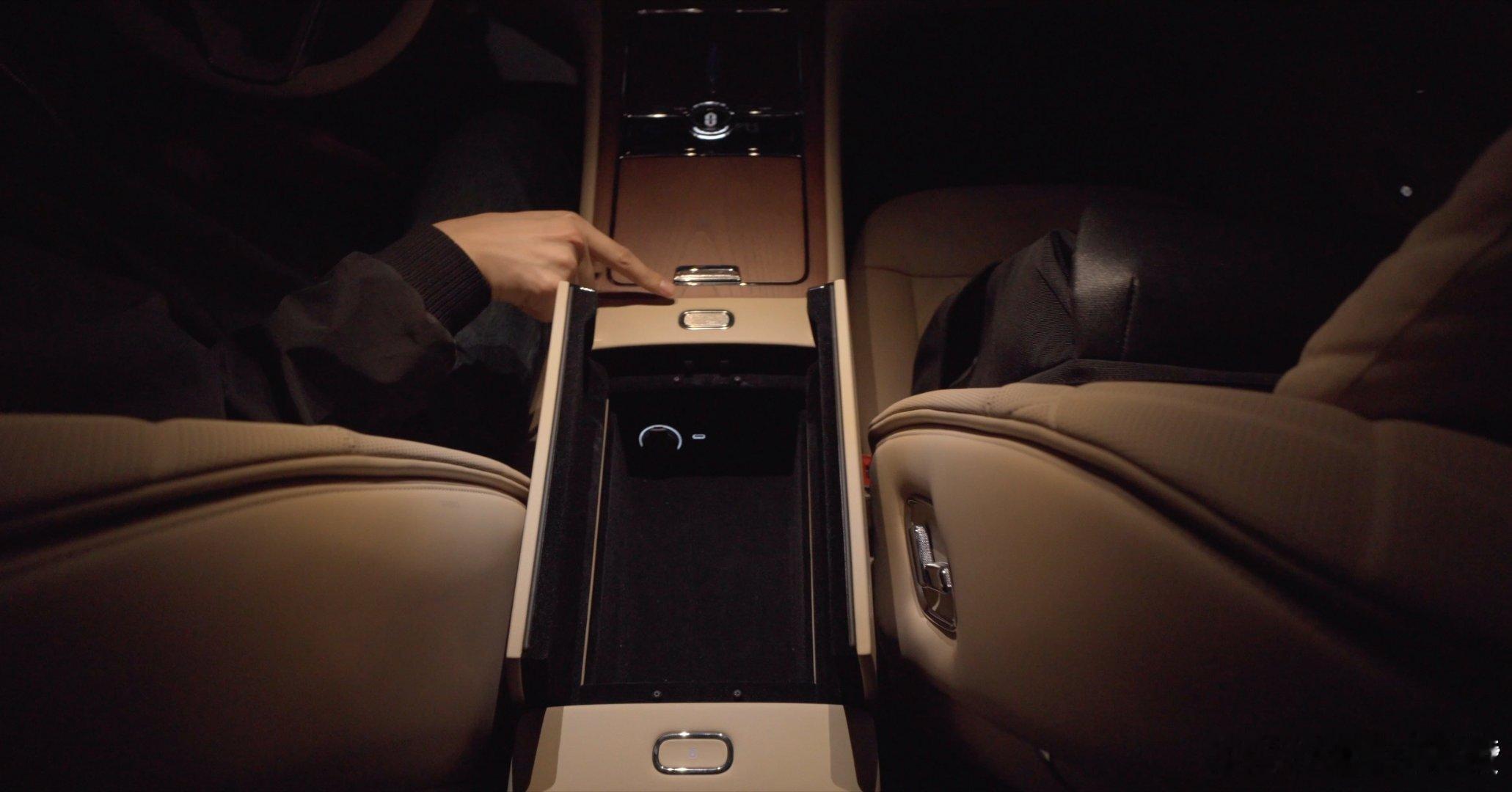 问界M9首发全新一代鸿蒙座舱 重磅升级来袭！余承东官宣鸿蒙座舱迎来跨代革新，问界