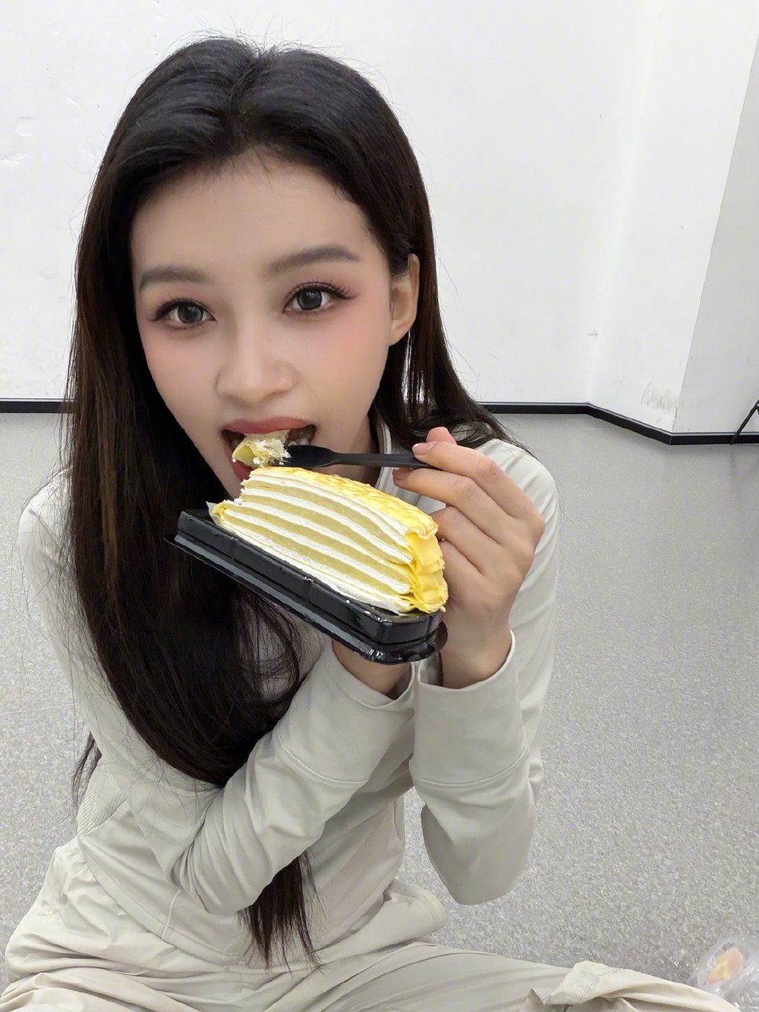 汪苏泷劝孙怡上浪姐少哭孙怡担心上乘风会忍不住哭，汪苏泷直接在线支招：别老哭，观众