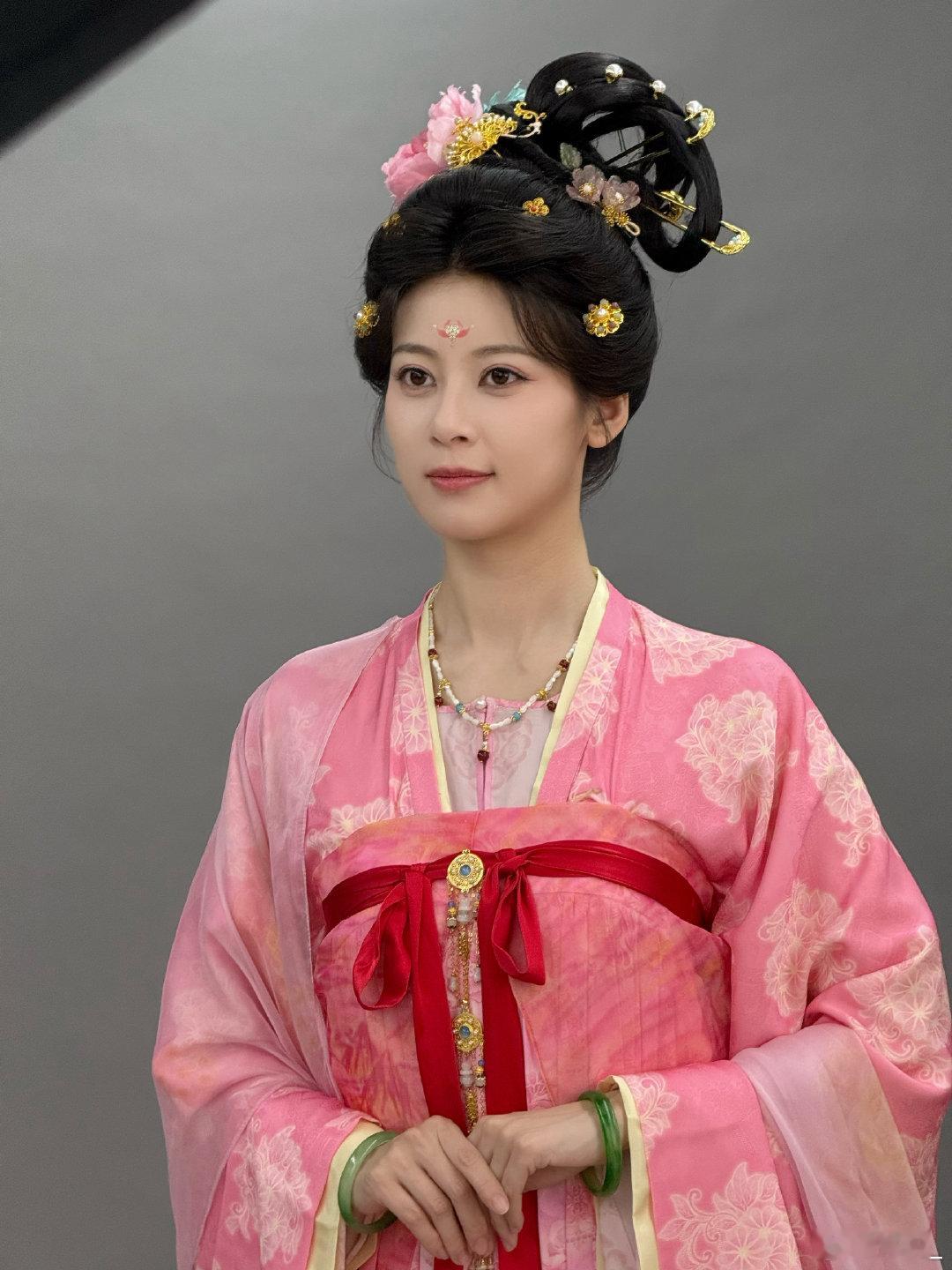 赵昭仪我严馥之绝不做深宅怨女 江山为聘赵昭仪角色设定超吸睛！严馥之既会品鉴美男又