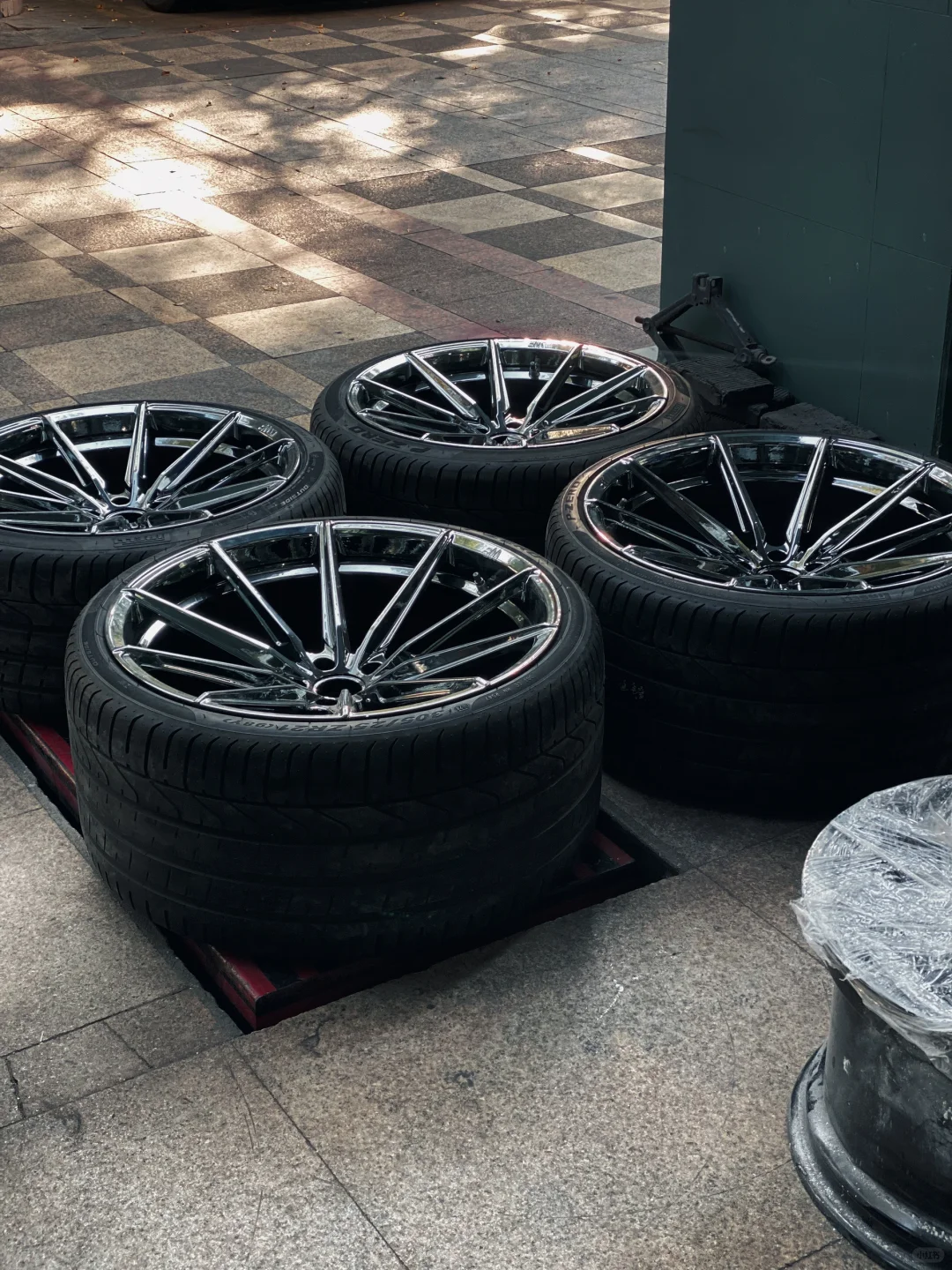 M2还是配大内凹轮毂好看