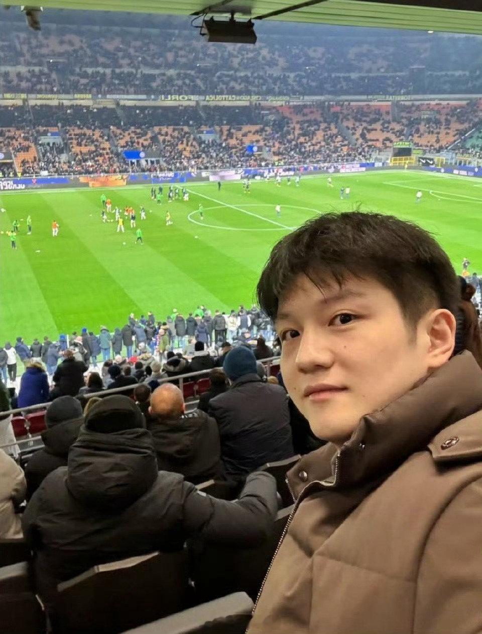 李现樊振东原来是同担 这两位优秀的美凌格球迷，真没想到，李现和樊振东还有这层关系