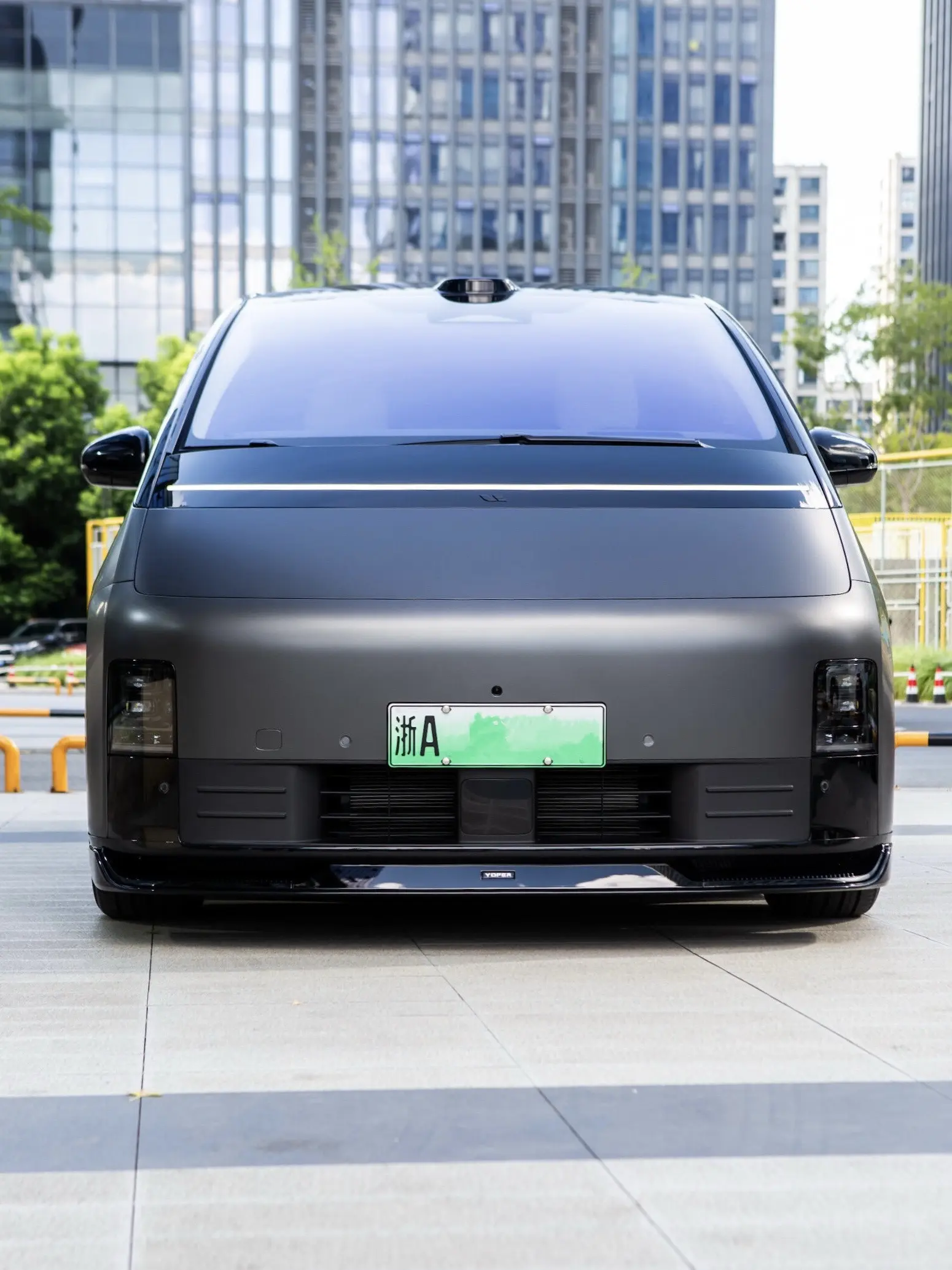 理想MEGA升级YOFER幻夜包围套件。原车材质 无损安装 吻合度颜值天花板