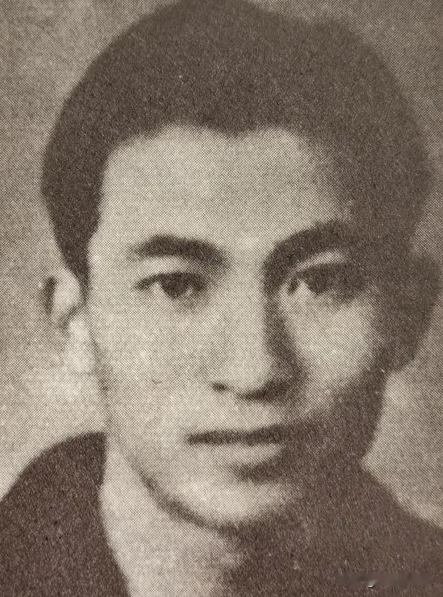 1949年，地下党员钟奇被捕，在刑场上身中27弹牺牲，几天后，他的妻子收到一个香