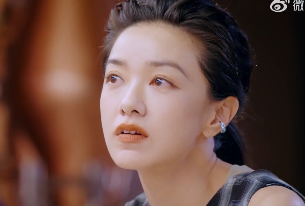 郭采洁对婚姻始终揣着大大的问号谁不是和郭采洁一样，对着婚姻揣着大大的问号，越看越