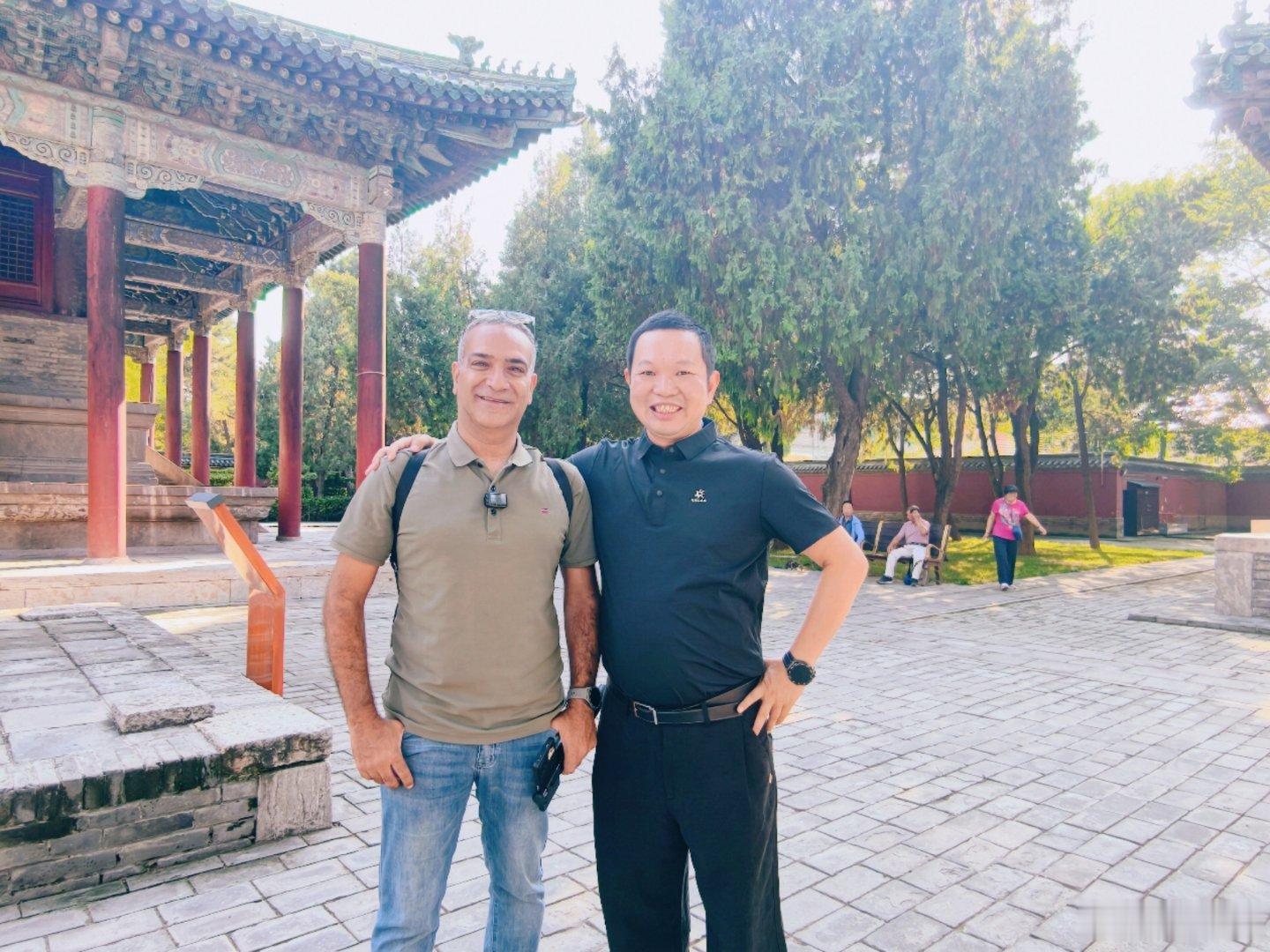 星光不问赶路人，时光不负有心人。别假装努力，因为结果不会陪你演戏。真正的强者，不