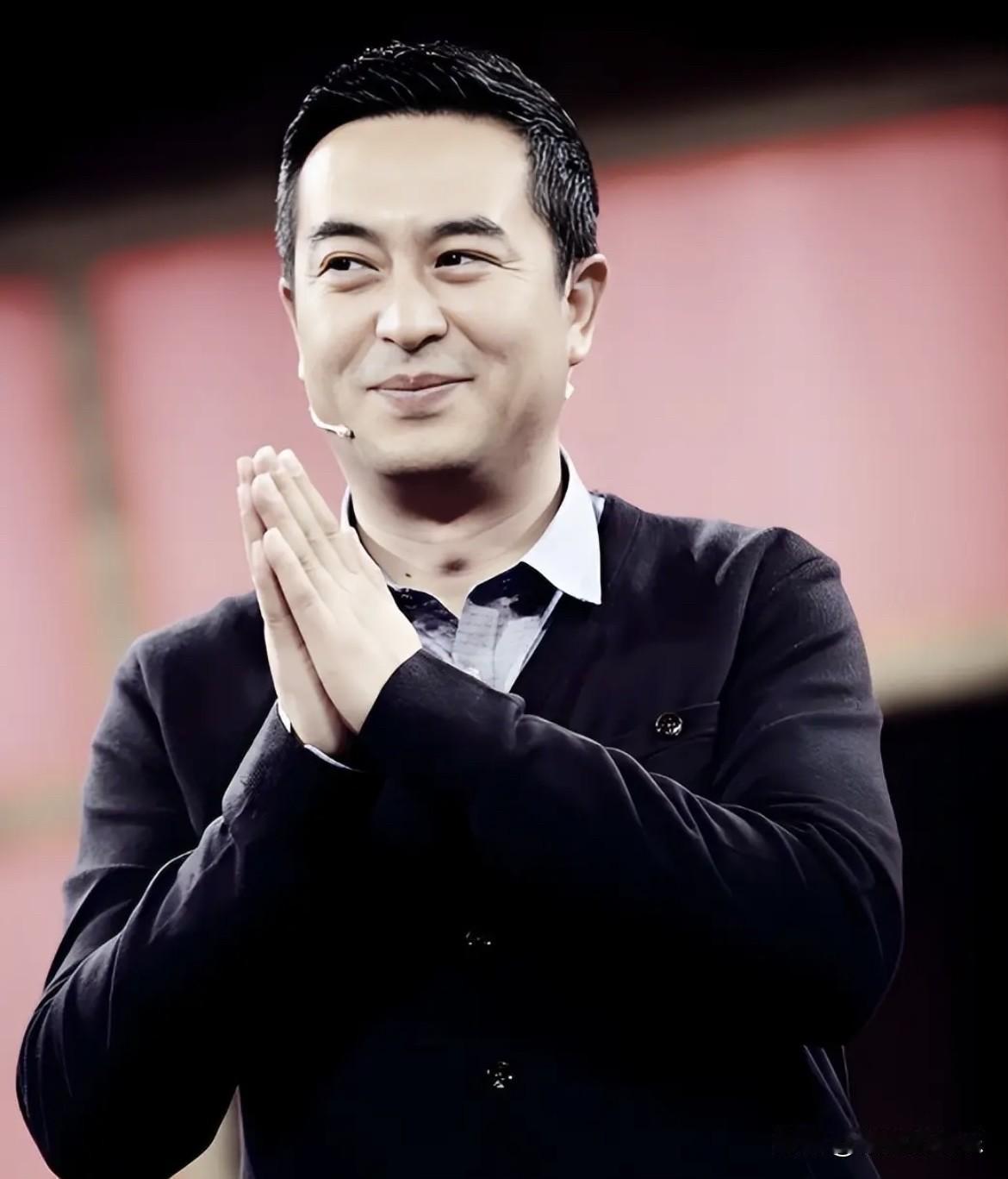张嘉译，孙浩，窦骁
你们是电视剧《主角》里的男演员
人间常有悲欢聚散
于时光的缝