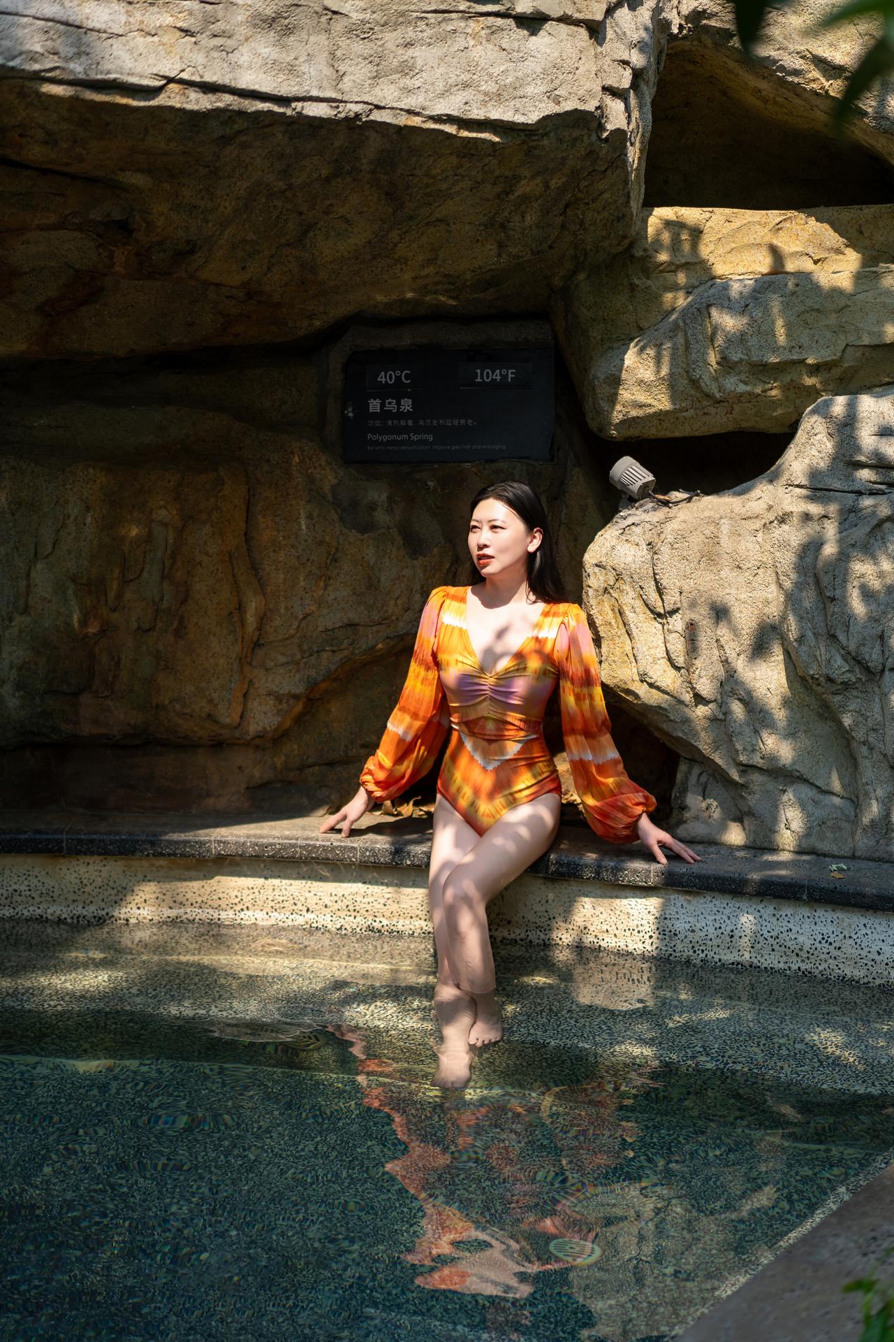 海口这么热，我还在泡滚热的温泉，可能我真的疯啦。不过泡完出一身汗，感觉确实特别爽